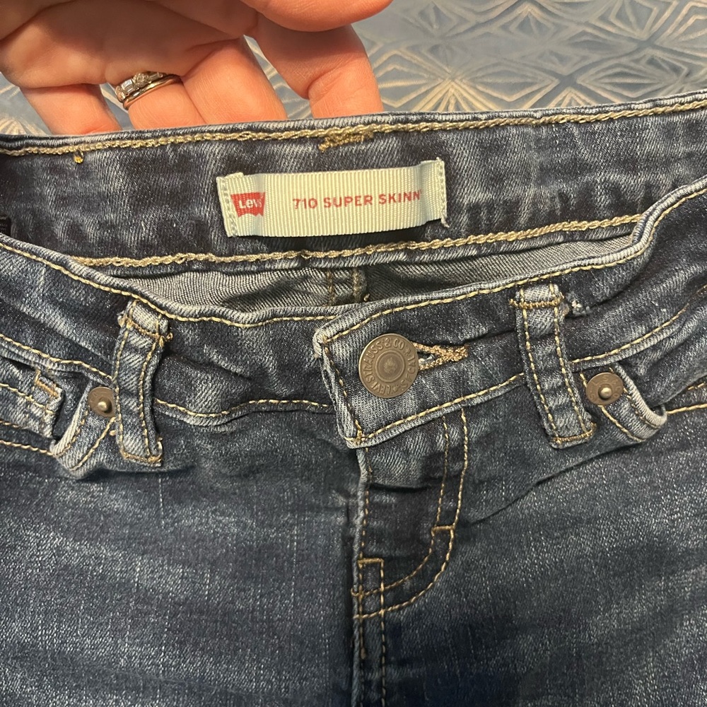 Girls Levi’s size 8; 710 super skinny with an adjustable waist